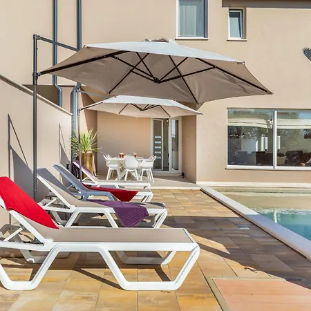 3 Bedroom Beautiful In * Segotici