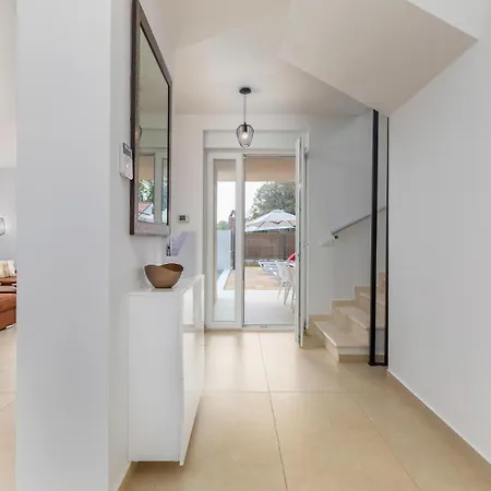3 Bedroom Beautiful In Сasa de vacaciones *