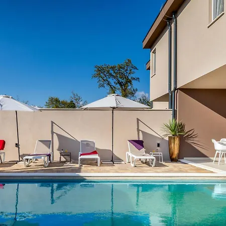 3 Bedroom Beautiful In Segotici