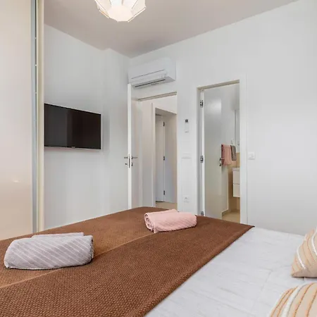 3 Bedroom Beautiful In Segotici